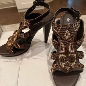 NWOT EMBELLISHED DOLLHOUSE HEELED SANDAL